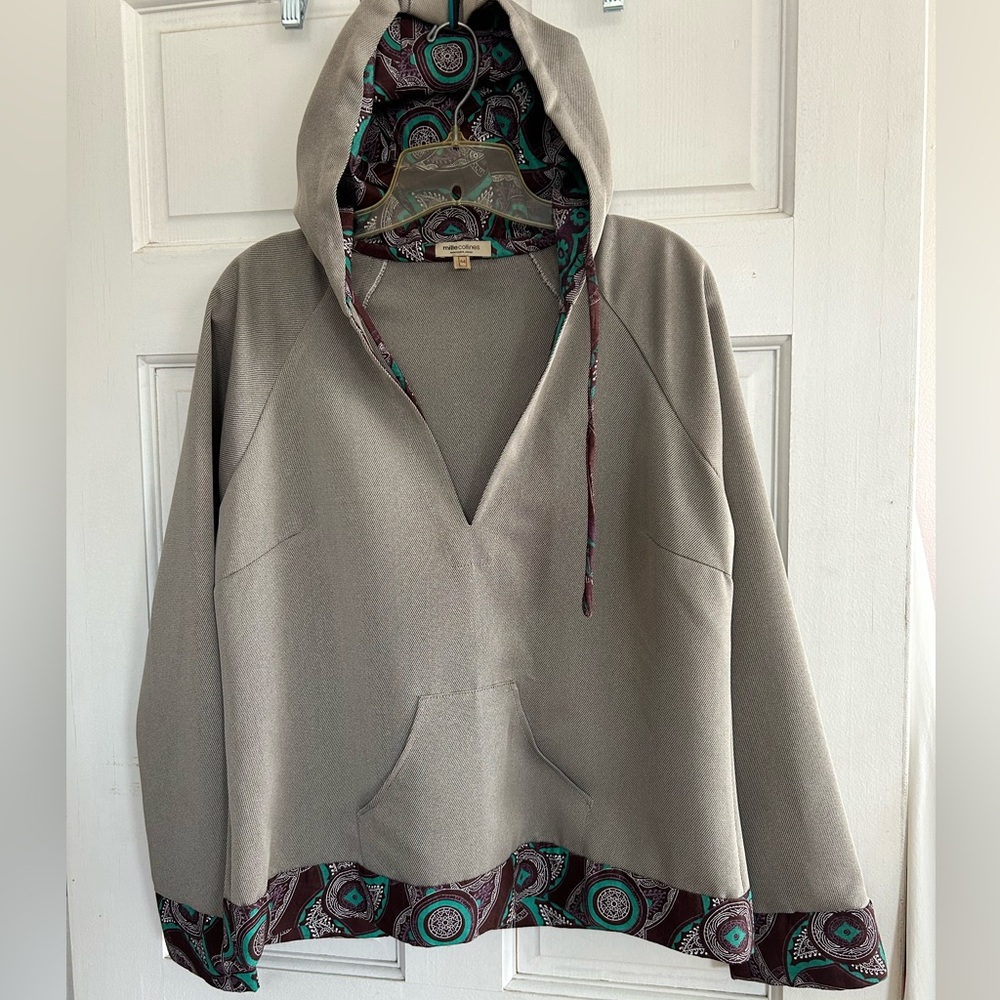 Anthropologie Mille Collines Gray Hooded Top w/ Patterned Trim, Fun Hood! Large